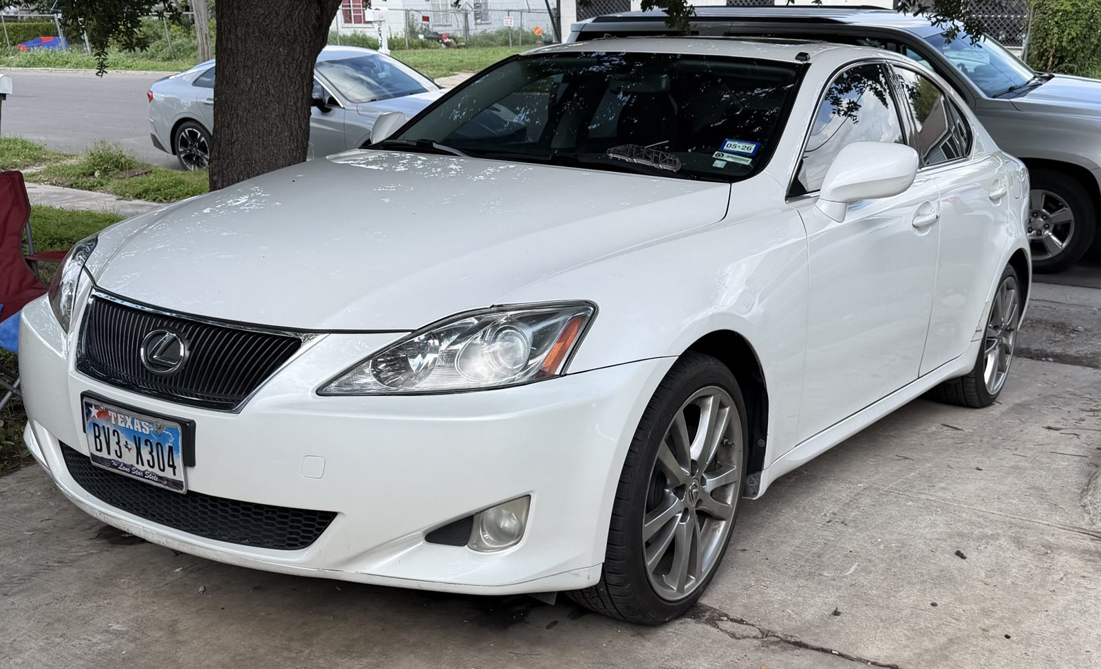 Detailed white Lexus, clean exterior